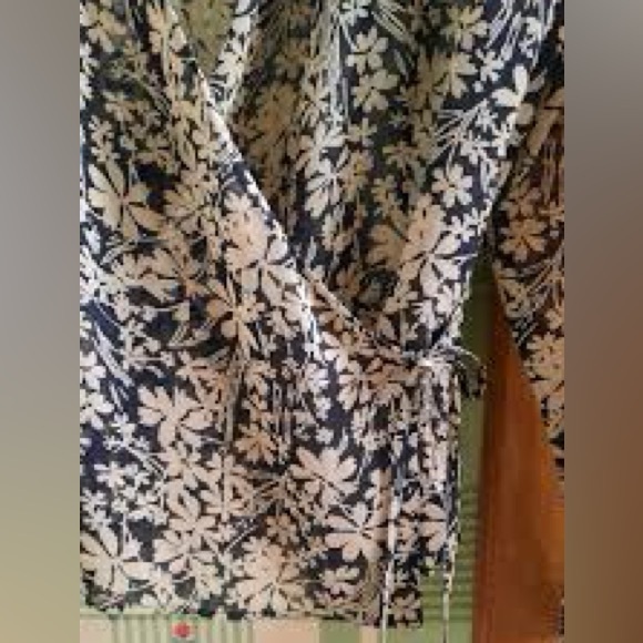 Vintage silk wrap blouse - Picture 4 of 4